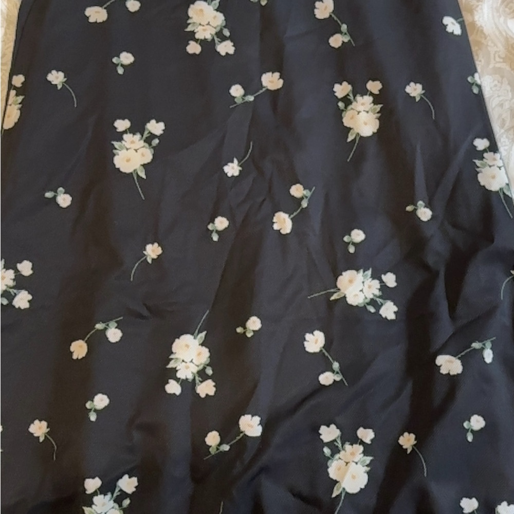 Black floral skirt - Picture 4 of 5